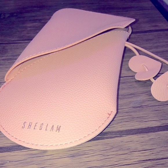 Makeup brush holder with elastic band - Picture 1 of 6